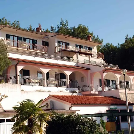 28 Apartment Rabac