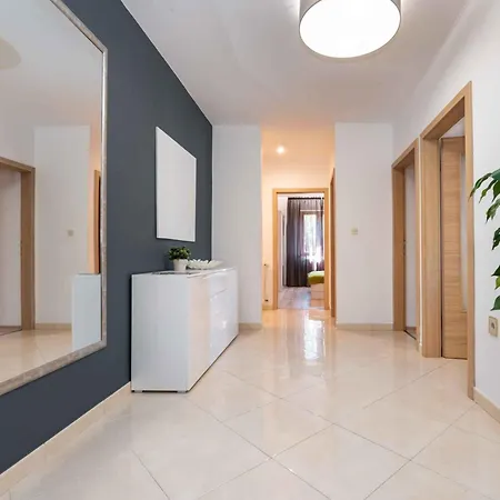 28 Apartment