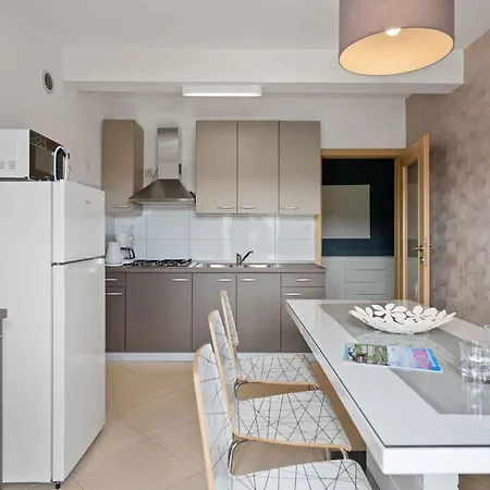 28 Apartment Rabac